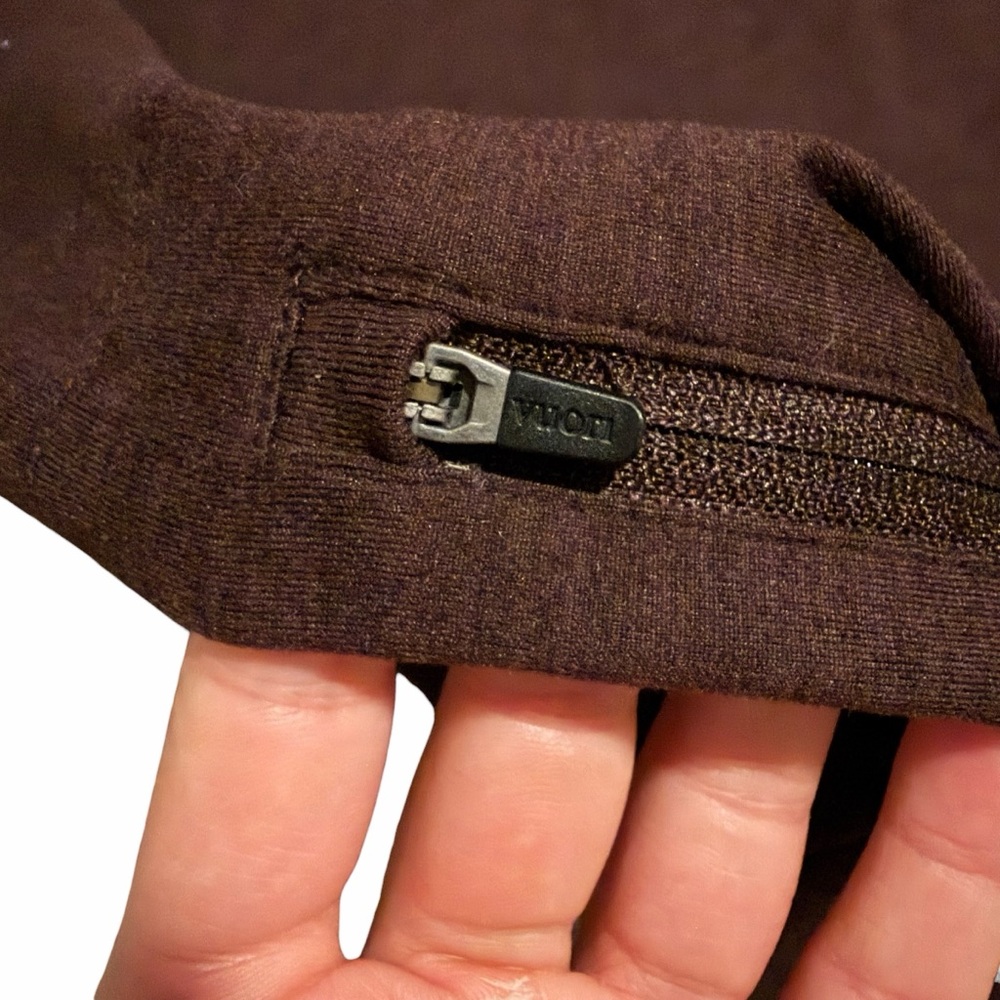 Vuori Ease Performance Half Zip Pullover Long Sle… - image 5